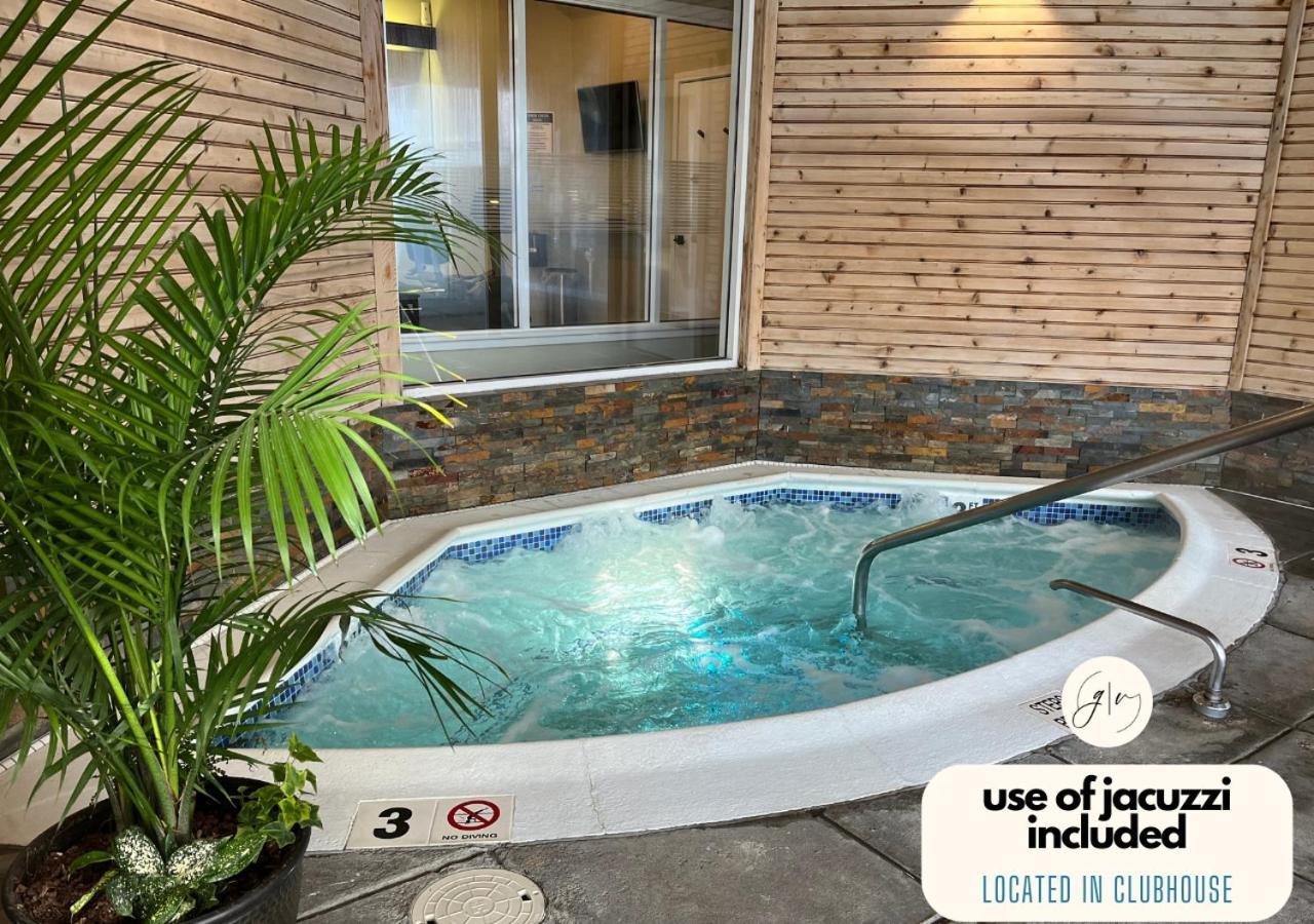 Getaway Villa- 3 Mins To Mohegan- Fully Stocked With Two Full Beds & Fireplace- Jacuzzi, Saltwater Pools, Sauna Норидж Экстерьер фото